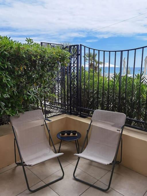 Superbe Studio Avec Terrasse En Front De Mer Menton Exterior photo