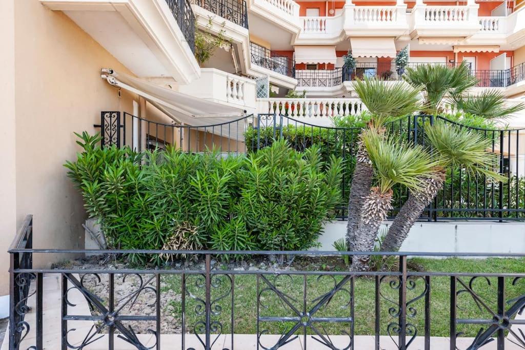 Superbe Studio Avec Terrasse En Front De Mer Menton Exterior photo
