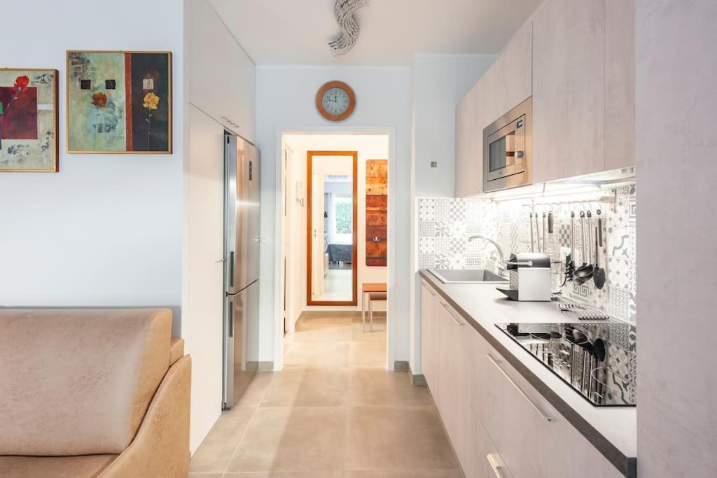 Superbe Studio Avec Terrasse En Front De Mer Menton Exterior photo